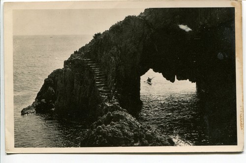 Théoule sur mer grotte de - sur,